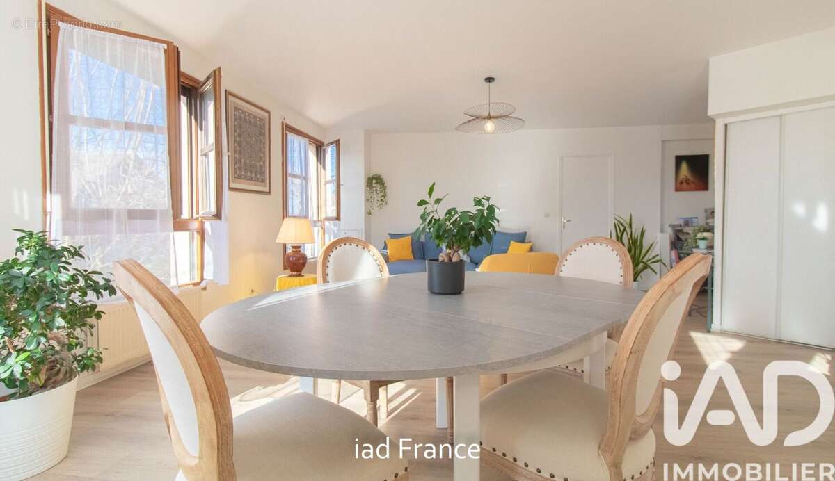 Photo 5 - Appartement à NEAUPHLE-LE-CHATEAU