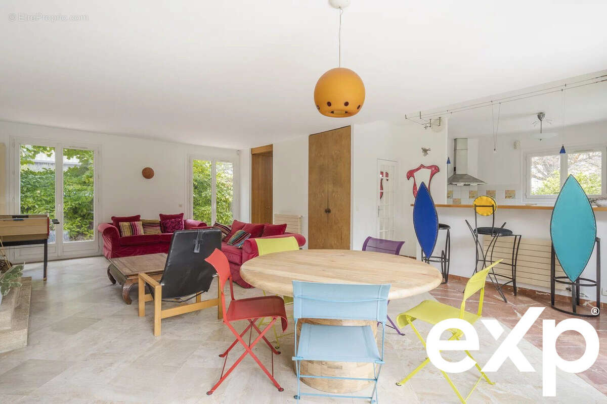 Maison à SAINT-MAUR-DES-FOSSES