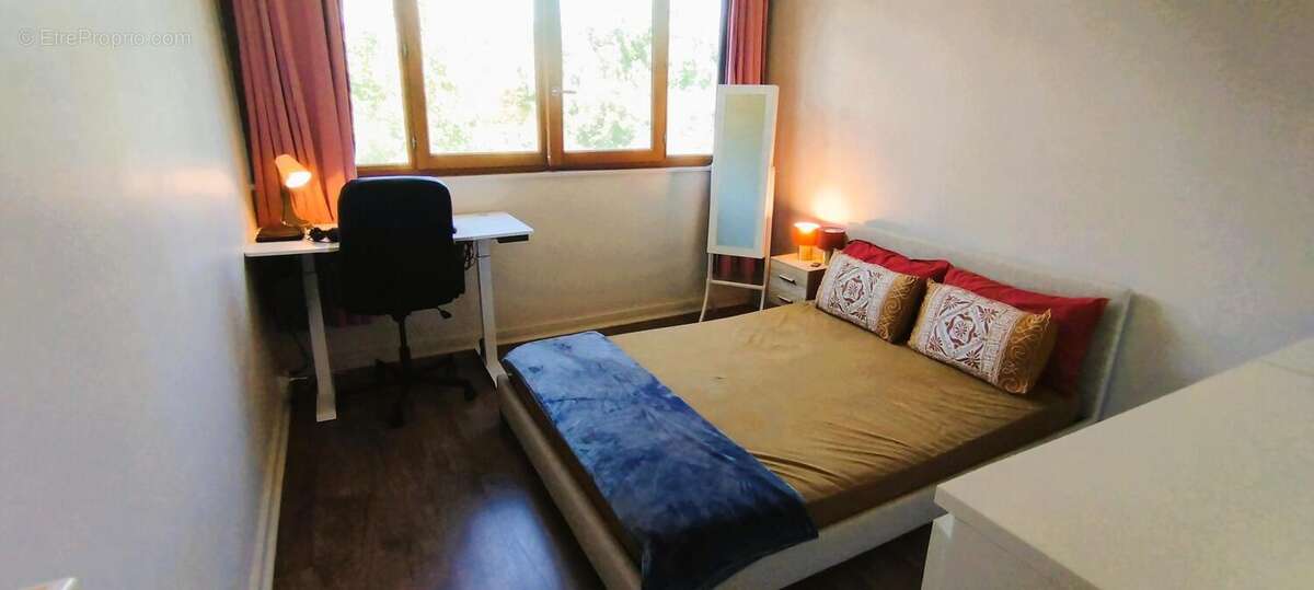 Photo 6 - Appartement à LA CELLE-SAINT-CLOUD