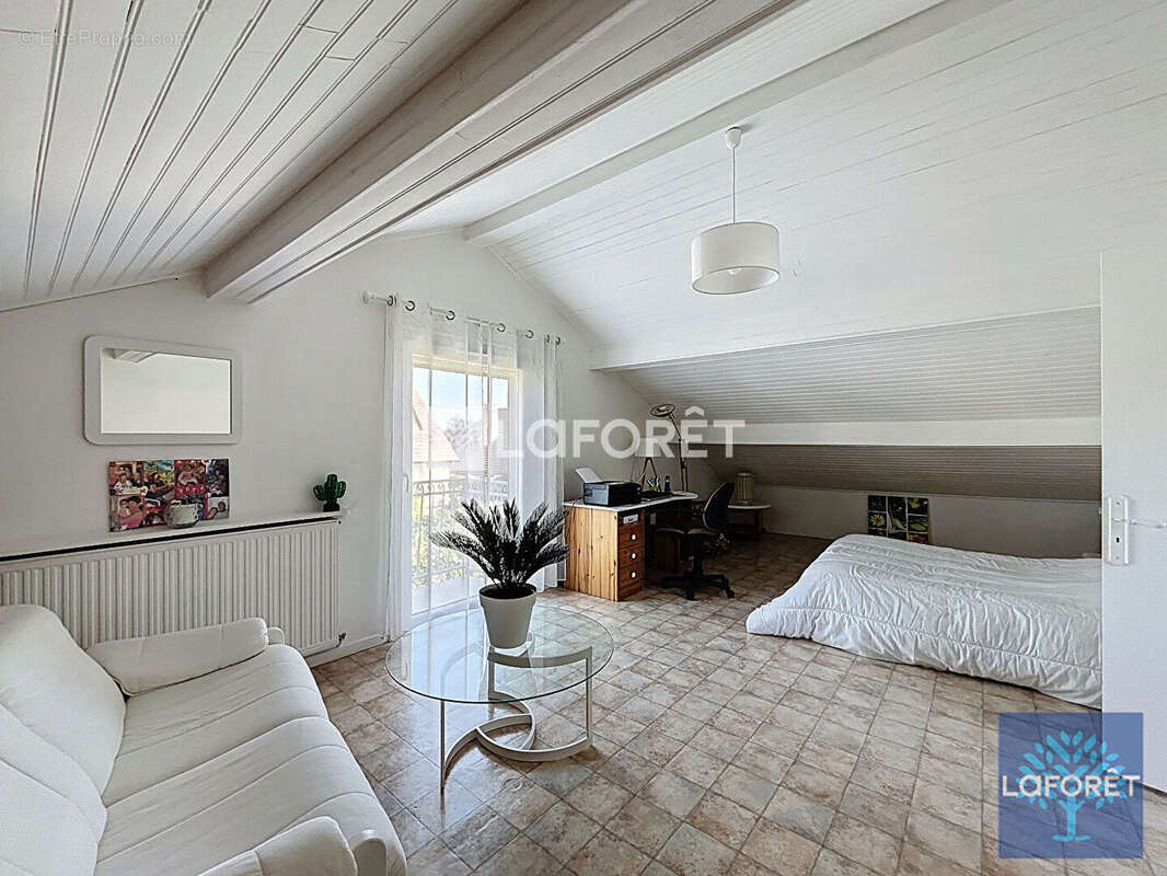 Maison à VIGNEUX-SUR-SEINE