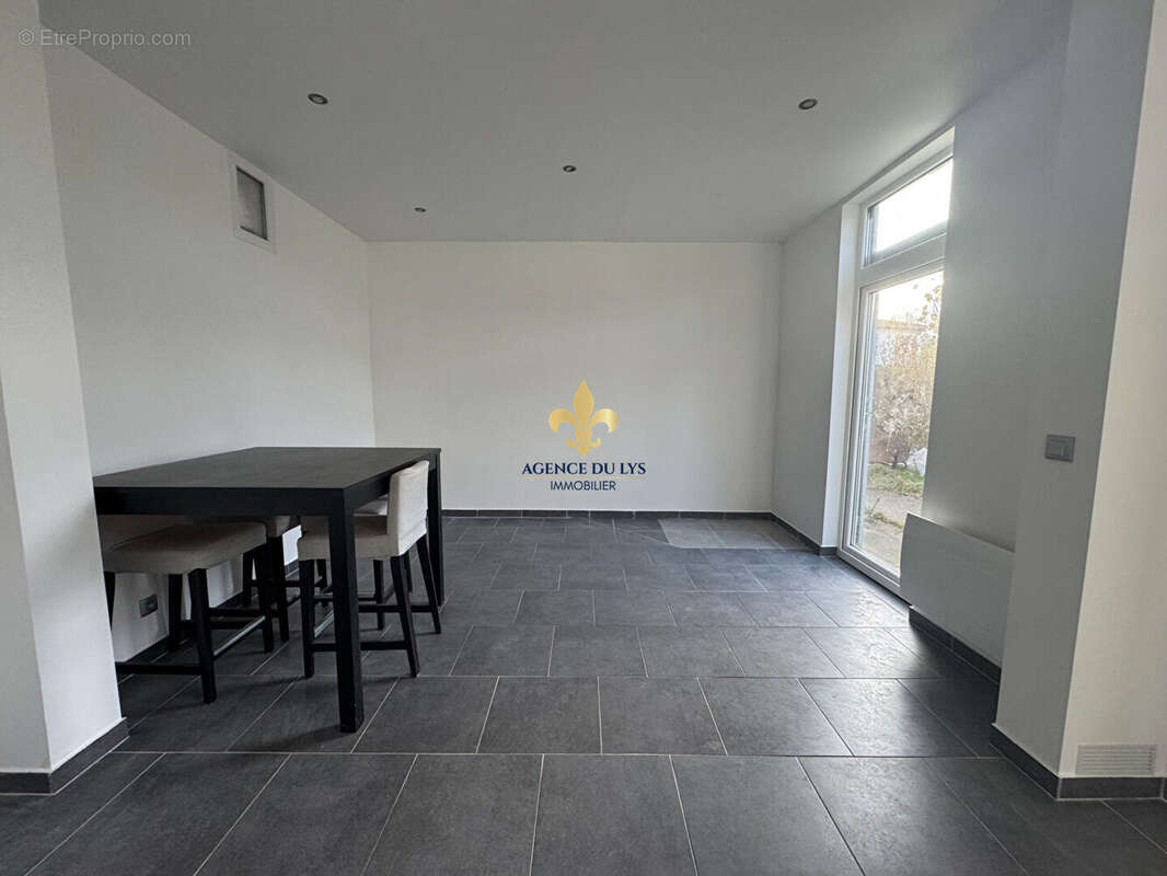 Appartement à LAMORLAYE