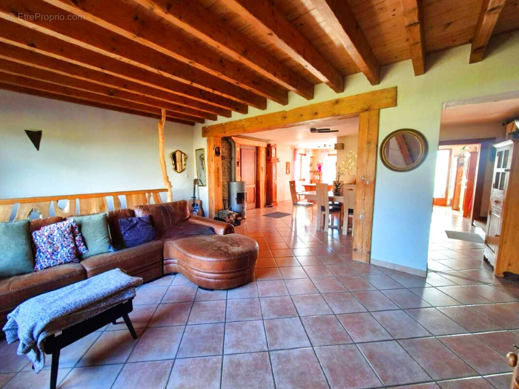 Maison à SCIENTRIER