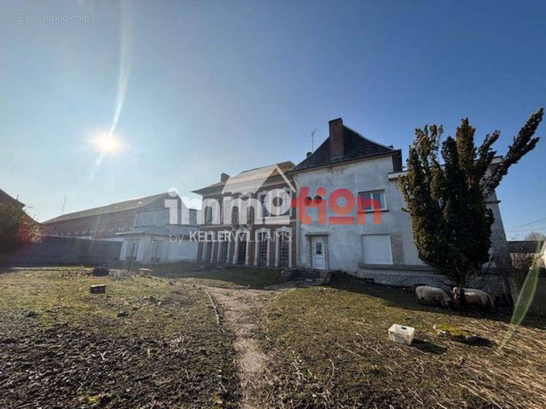 Maison à FEUQUIERES-EN-VIMEU