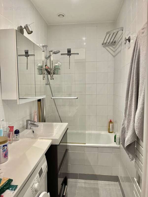 Appartement 52 m² à Paris-18e  - photo 4