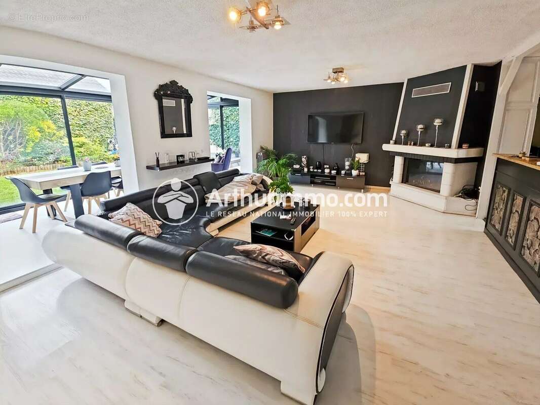 Maison à SAINT-PIERRE-DU-PERRAY