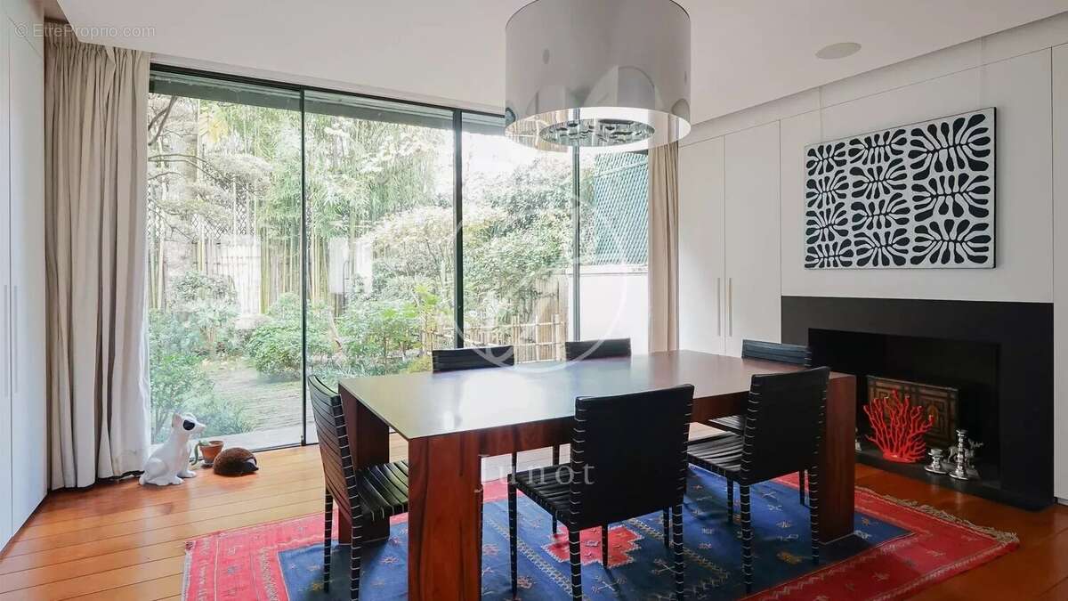 Maison à NEUILLY-SUR-SEINE