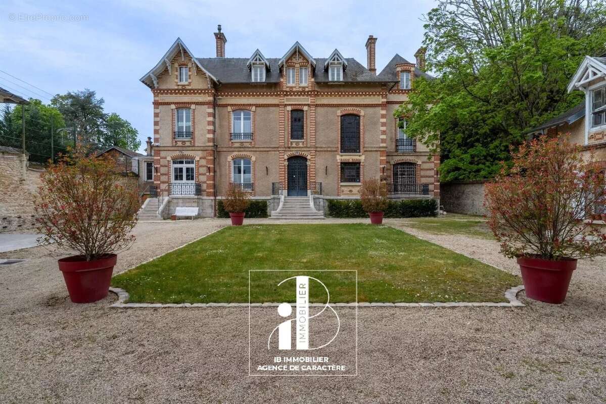 Maison à FONTAINEBLEAU