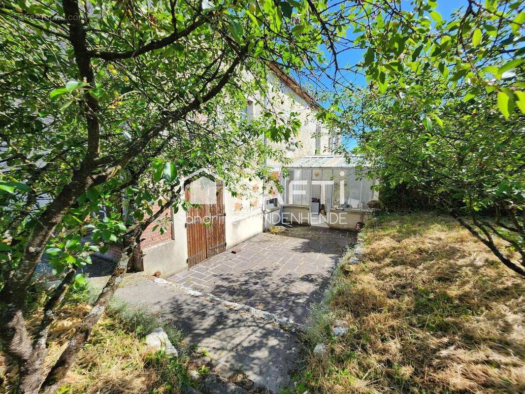 Photo 2 - Maison à CHAOURSE