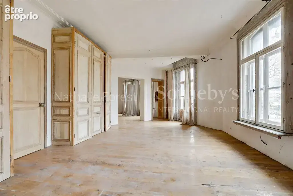 Limite Mouvaux , rare Hôtel particulier à rénover cadastré sur 2337  m2 de terrain . - photo 10