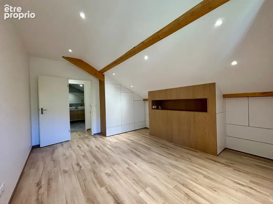 T3 récent en duplex avec vue montagnes - photo 13