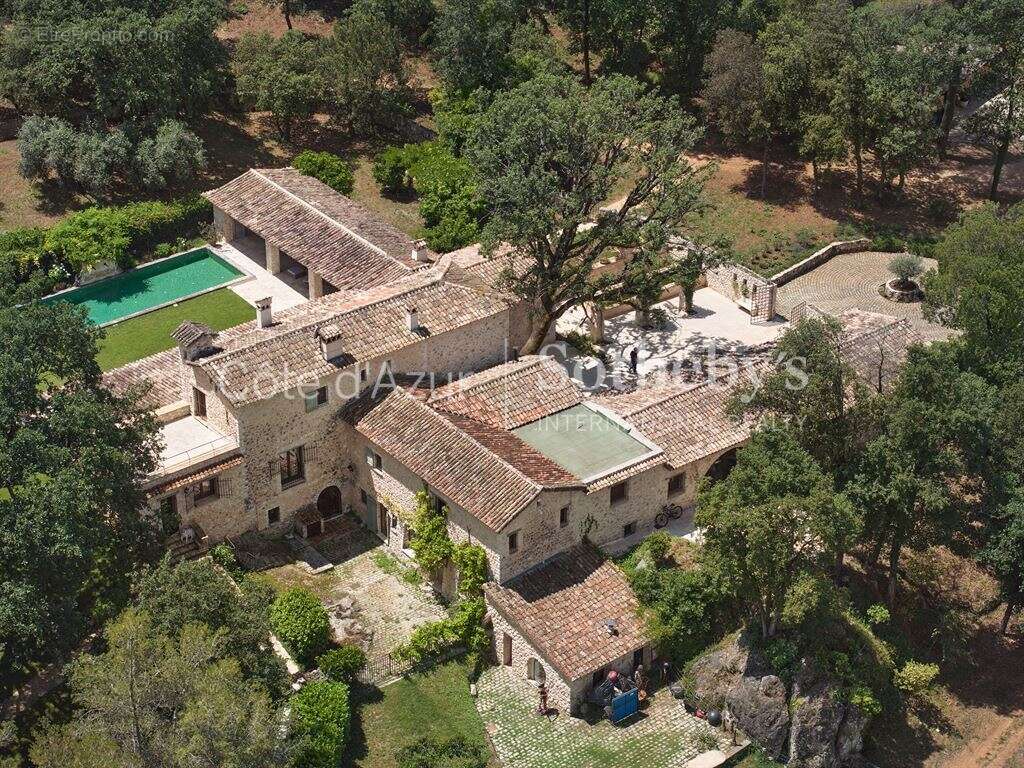 Maison à ROQUEFORT-LES-PINS