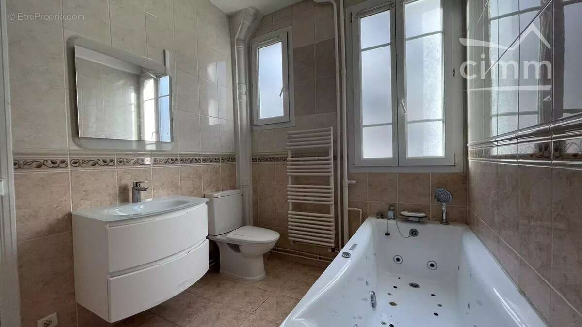 Appartement à PARIS-19E