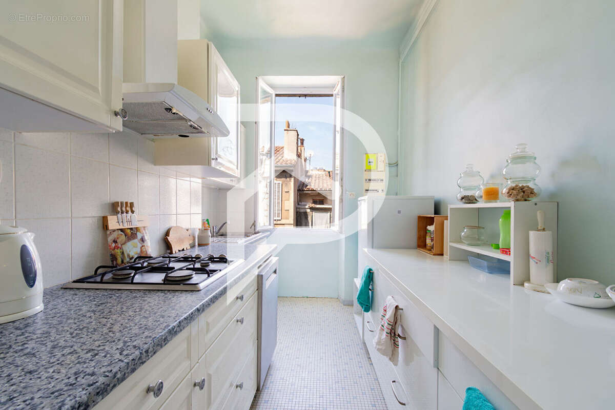 Appartement à MARSEILLE-5E