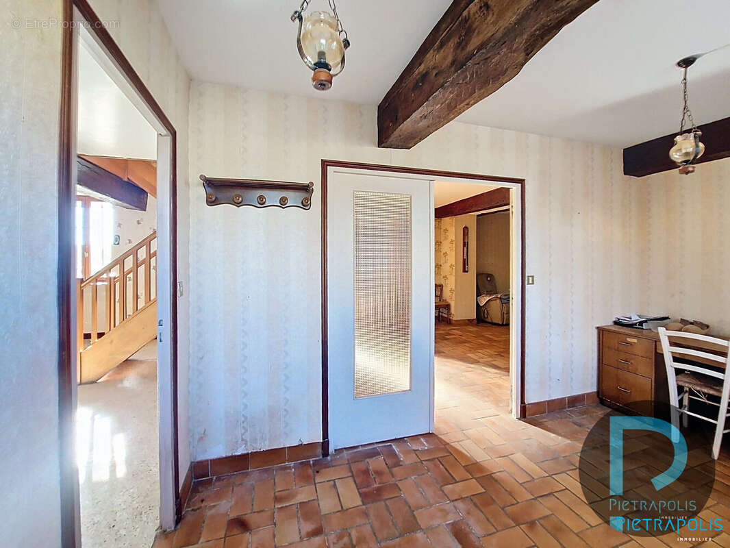 Maison 193 m² à Villars-Les-Dombes  - photo 5