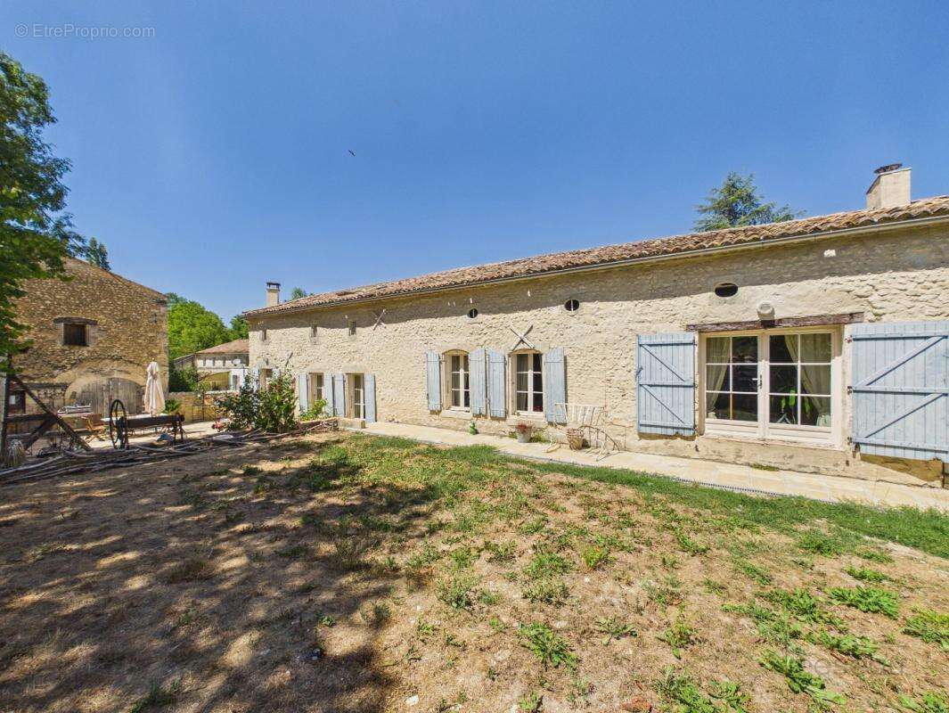 Maison 209 m² à Saint-Georges-Des-Agouts  - photo 15