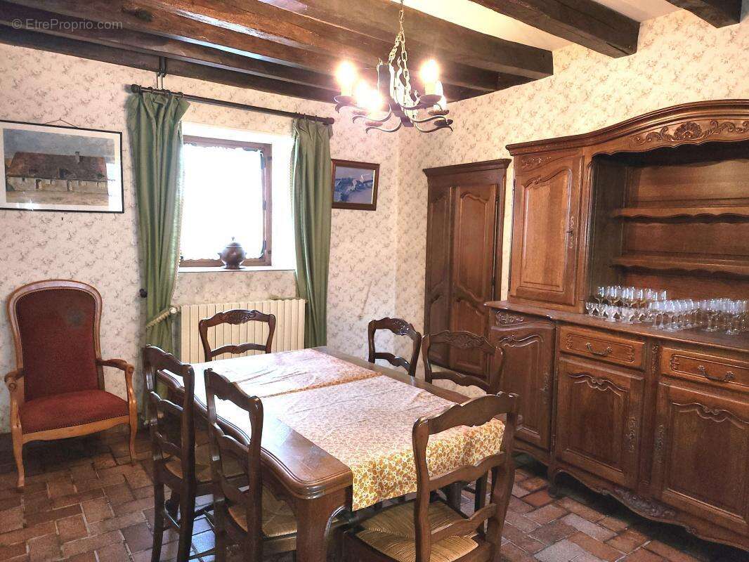 Maison à SAINTE-COLOMBE-DES-BOIS