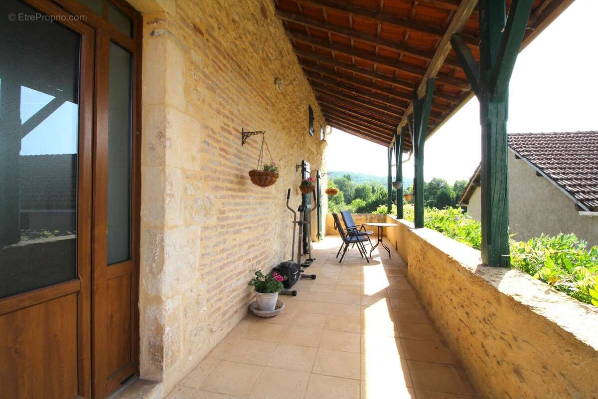 Maison à PUY-L'EVEQUE