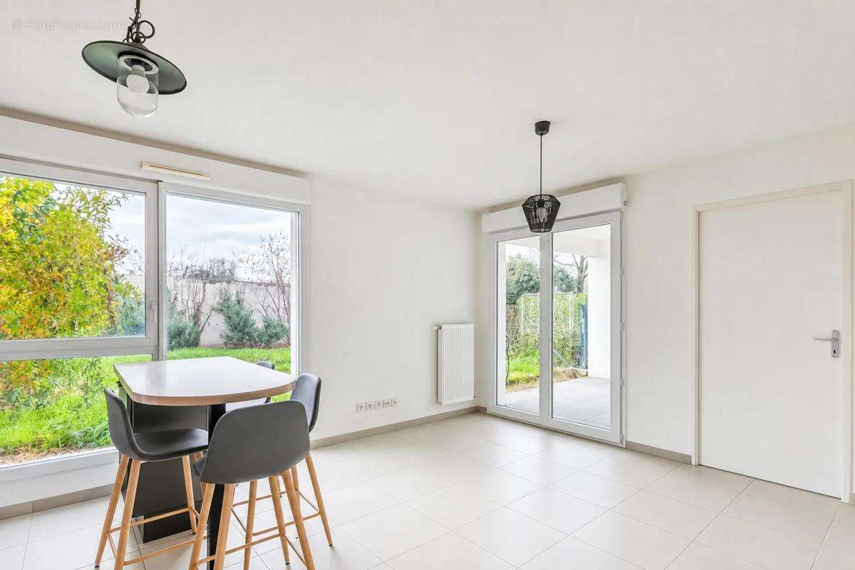 Charme moderne à Vénissieux avec jardin - photo 6