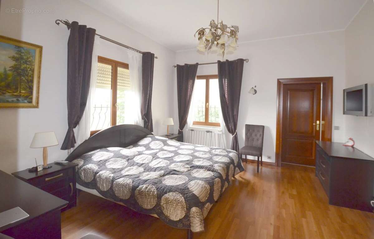 Maison à LOUVECIENNES