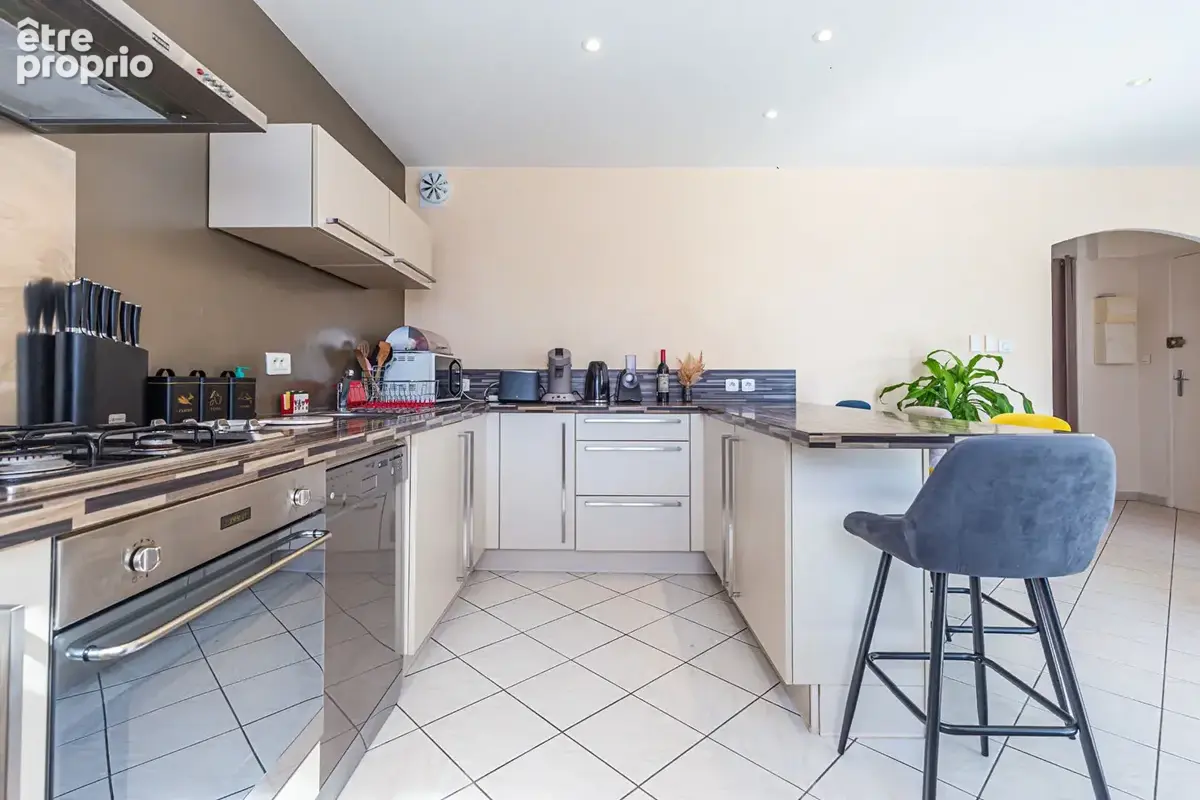 Agence immobiliere laforet - "genièvre" - annecy - appartement t3 de 55.16m² - balcon - grande cave 12m² - grenier 16m² - dpe c  - photo 7