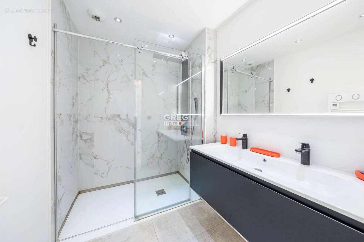 Appartement à VILLENEUVE-LOUBET