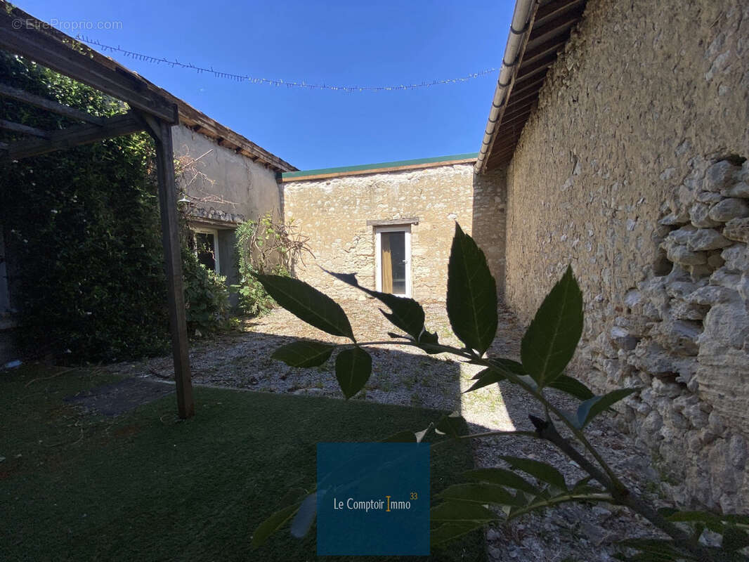 Maison et T2 proche des commodités - photo 2