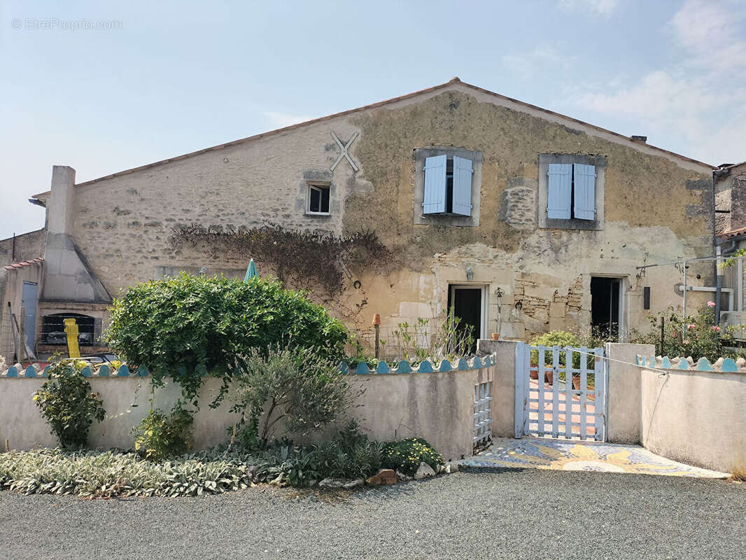 Maison à BORDS