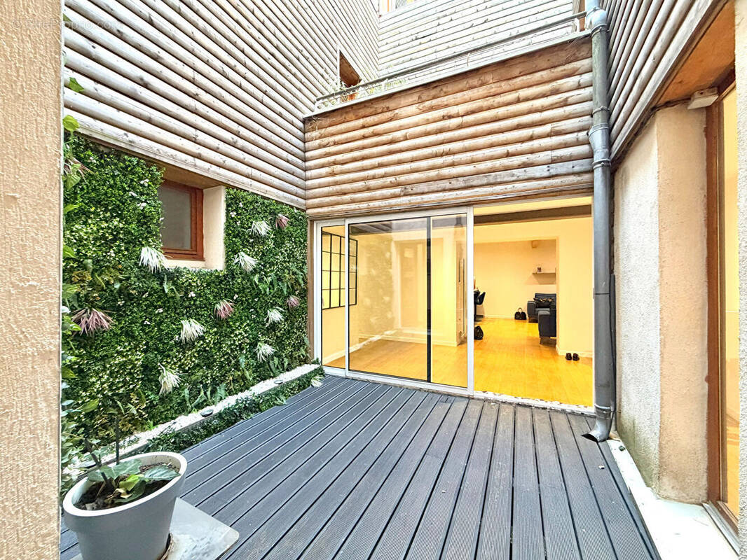 Appartement 5 pièces 129 m² · à Saint-Etienne · 129 m² · 180 000 €