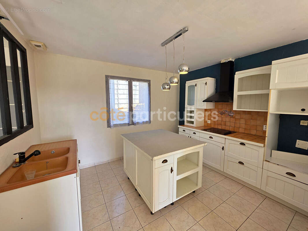 Maison à VILLENEUVE-SUR-YONNE