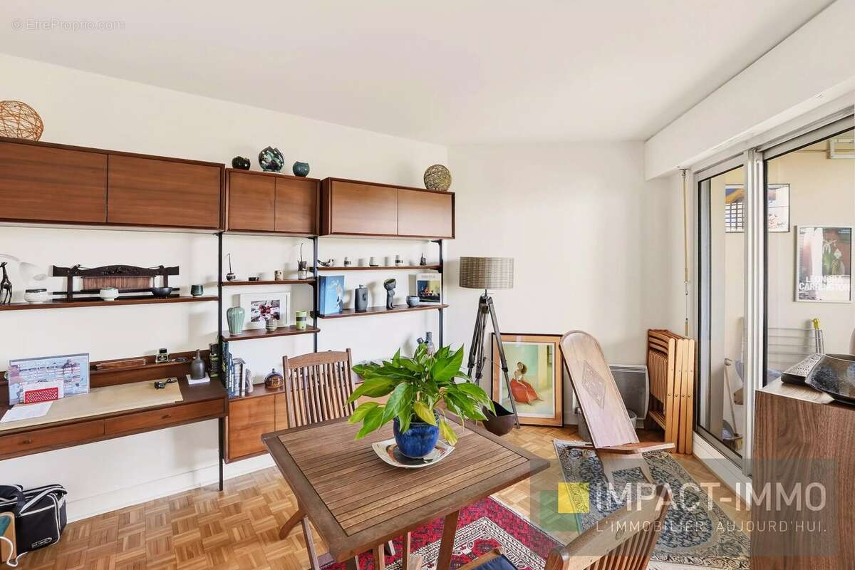 Appartement à COURBEVOIE