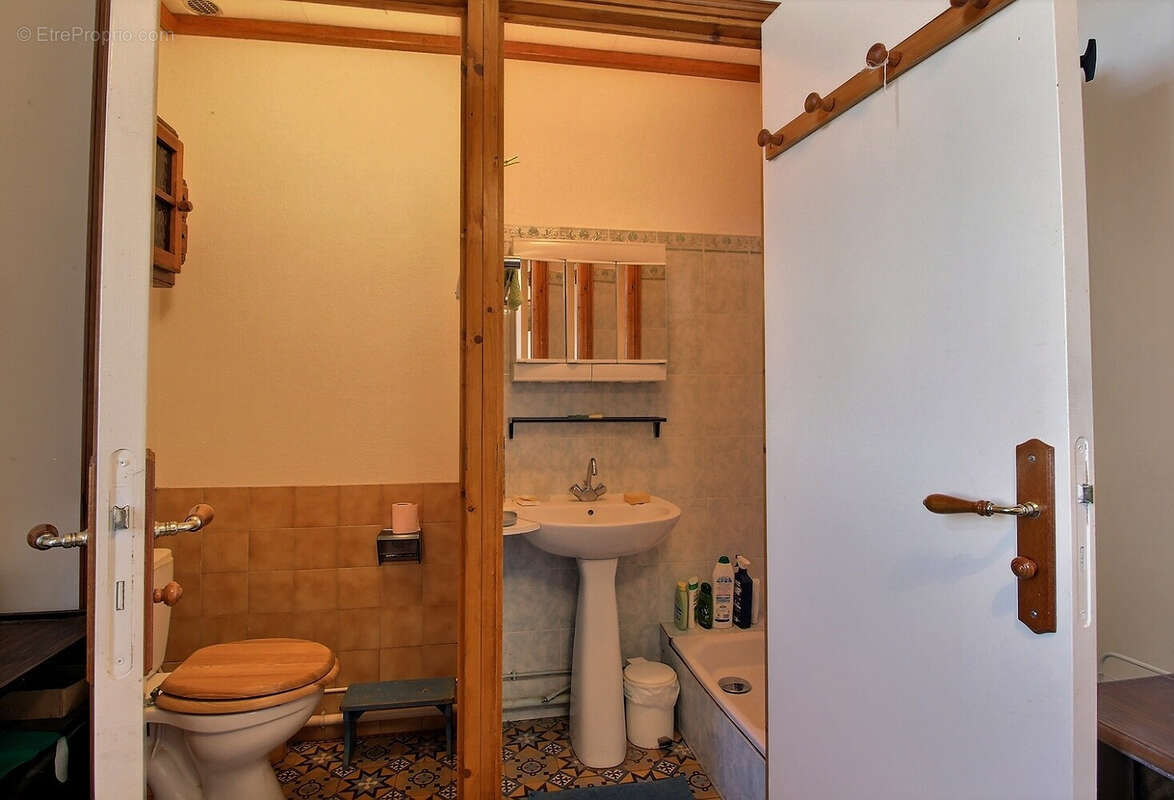 Maison à SAINT-MARTIN-DU-TARTRE