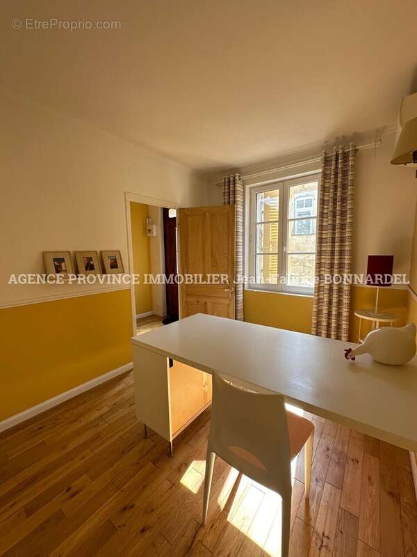 Maison à SAINT-PAUL-TROIS-CHATEAUX