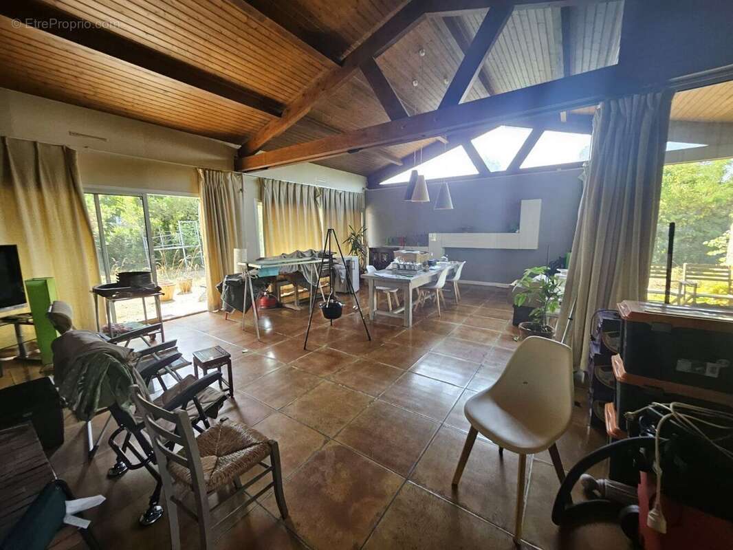 Maison à MONTBRON