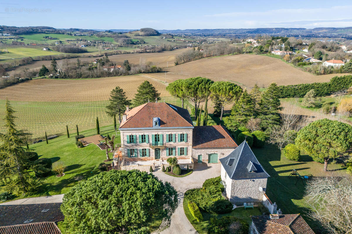 Domaine avec manoir, installations événementielles, annexes et atelier - photo 2