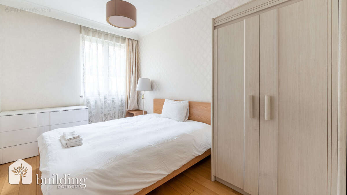 Paris 16ème - Place Victor Hugo - Appartement 5 pièces de 110 m² Carrez - photo 12