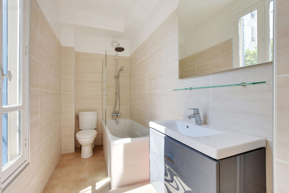 Appartement à PARIS-14E