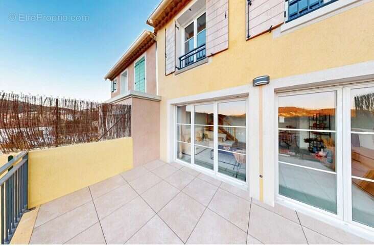 Maison à LA GARDE-FREINET