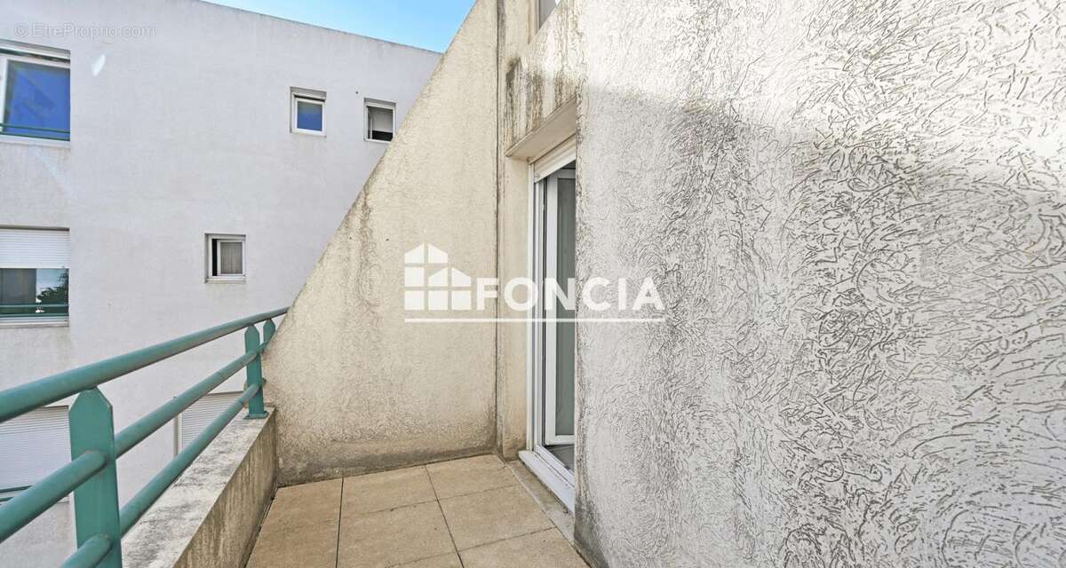 T2 traversant avec double balcon – Quartier Gare - photo 8