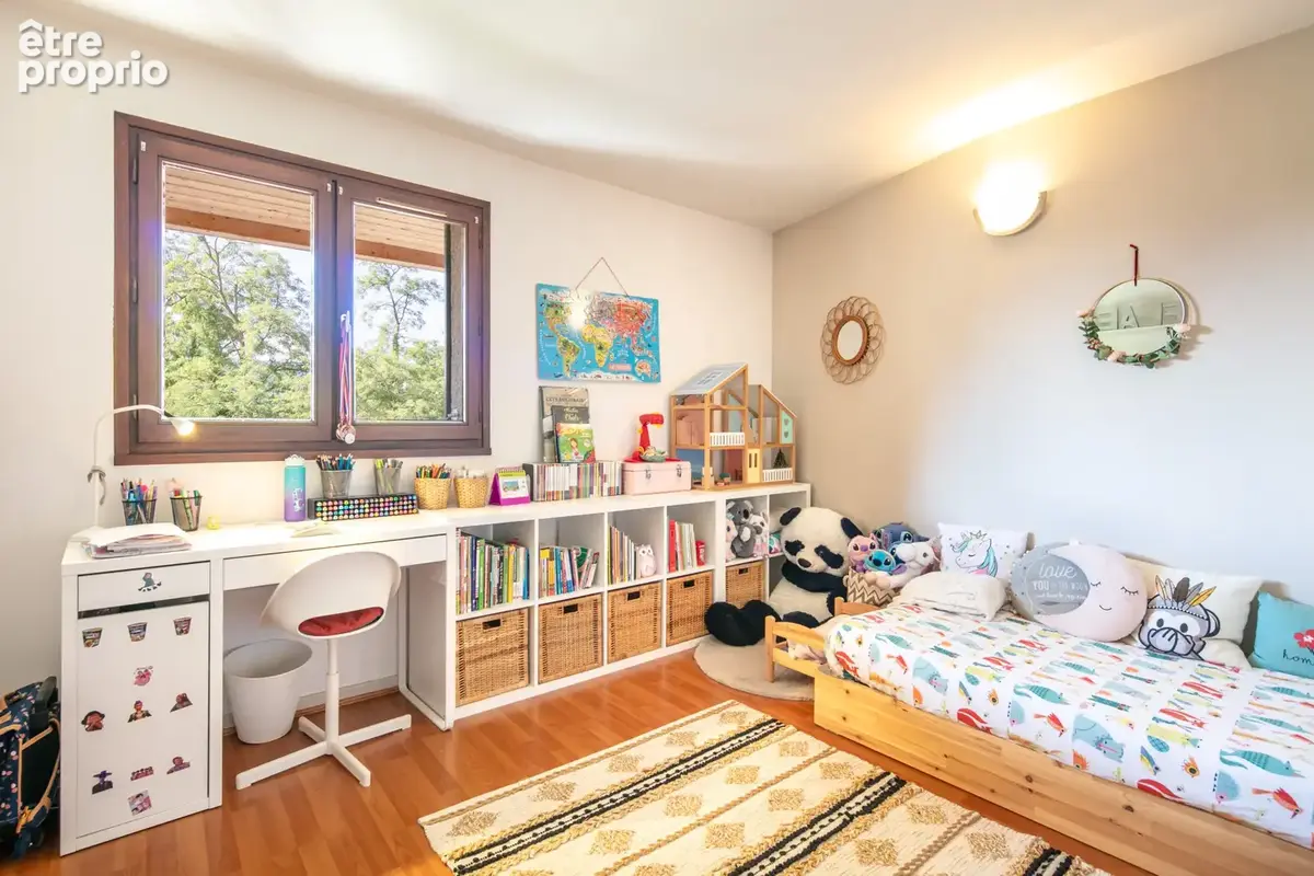 Joli t4 duplex avec jardin, terrasse, cave, garage et cour au cœur du village de francin ! - photo 9