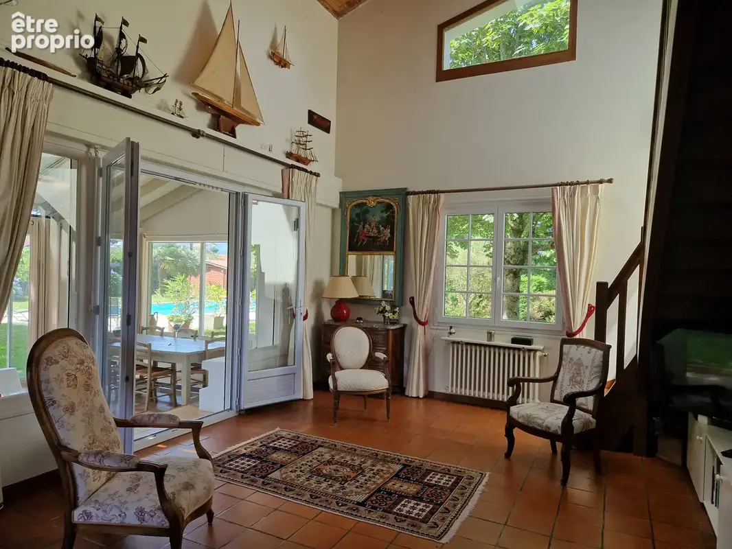 Magnifique maison avec piscine et jardin arboré - URRUGNE - photo 7