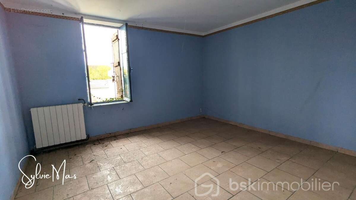 Appartement à FUMEL