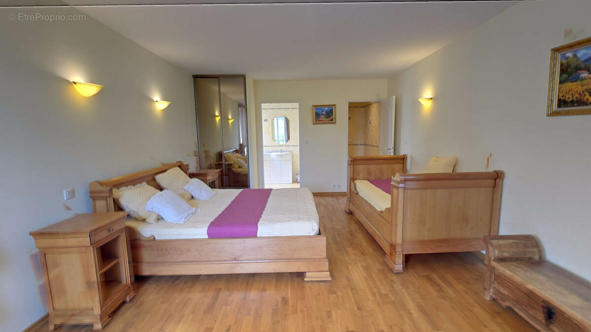 Maison à MONTIGNY-LA-RESLE