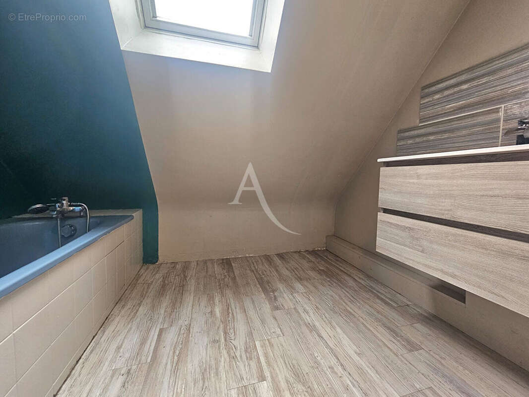 Maison à CERE-LA-RONDE