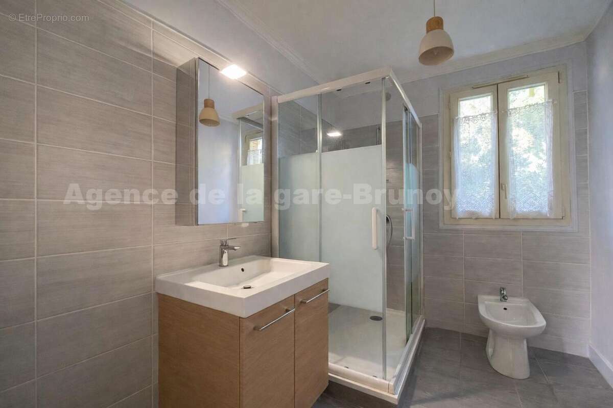 ChatGPT Image 3 mars 2026 à 14_33_18 - Maison à BRUNOY