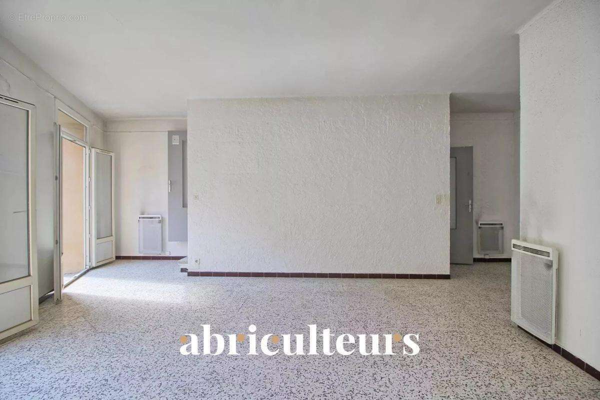 Appartement à ROGNES