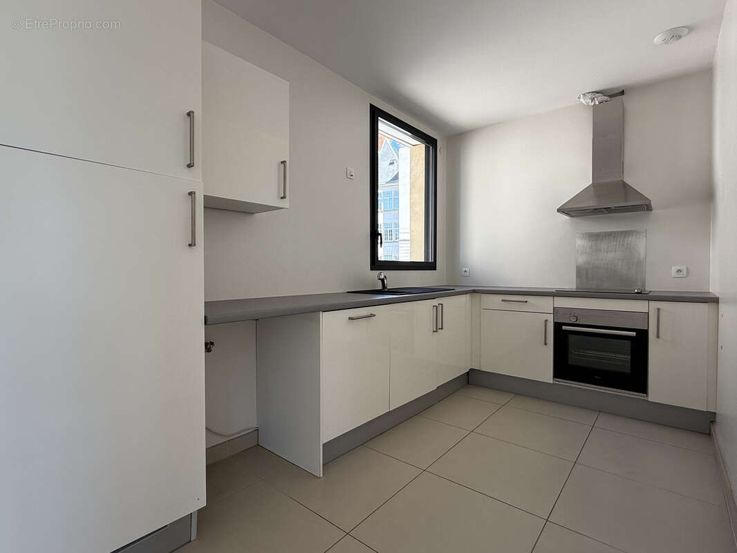 Appartement à CHATEL-SAINT-GERMAIN