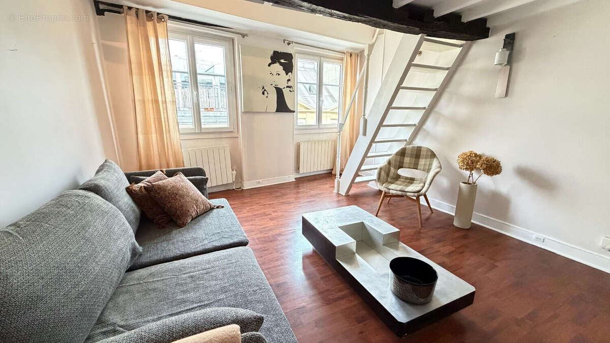 Appartement à PARIS-2E