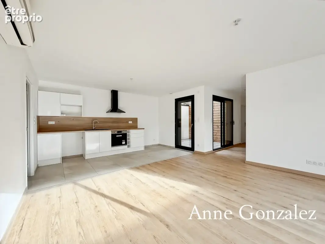 ORLEANS Centre quartier Madeleine rare à la vente appartement Penthouse T4 avec patio intérieur et terrasse de 28 m2 dans petite - photo 2