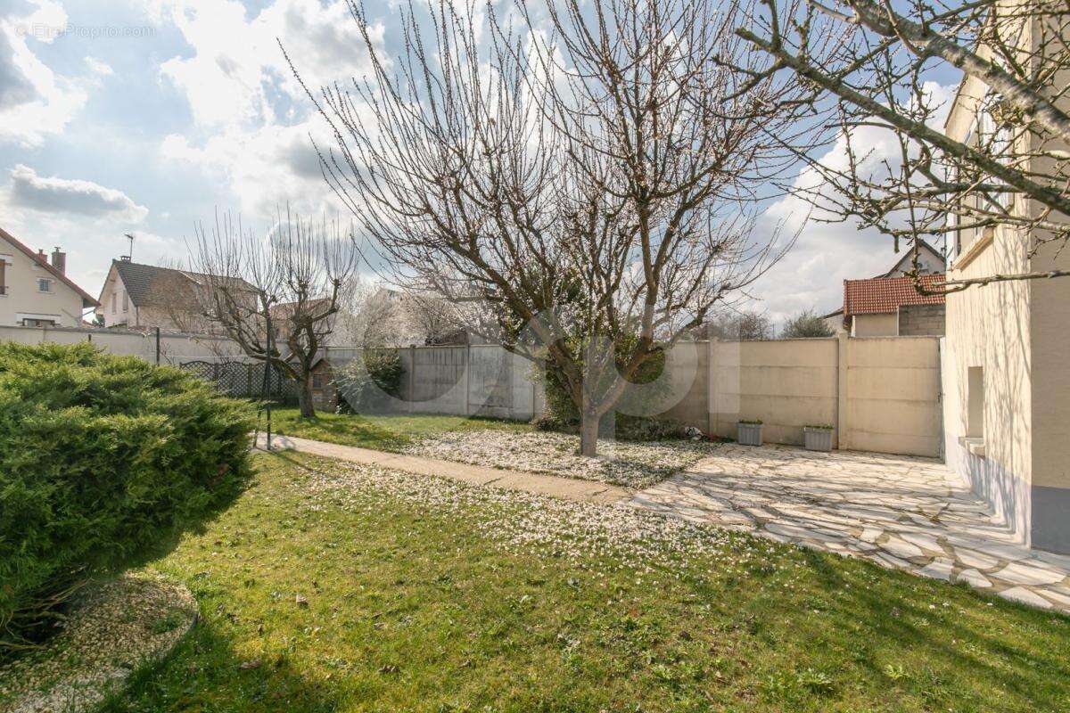 Maison à BONNEUIL-SUR-MARNE