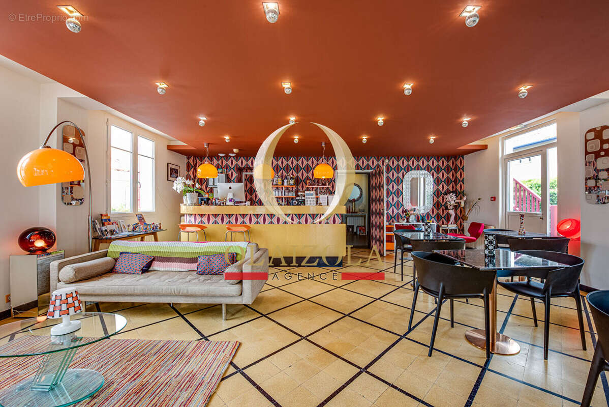 BIARRITZ : Vente des murs et du fonds de commerce d'un hôtel 3 étoiles avec licence IV - photo 4
